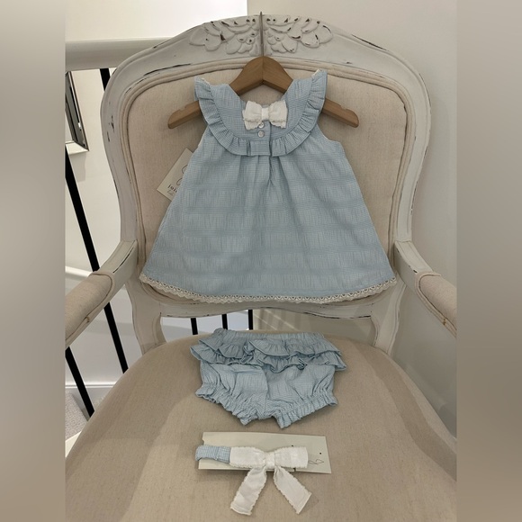 🦢 6~9 Mth Baby Seersucker Embroidered Lace Dress Ruffle Panty Hair Bow Set NWT - Picture 2 of 10